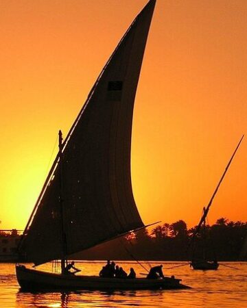 🚣 Felucca Sailing & Kayaking on the Nile (Luxor, Aswan)